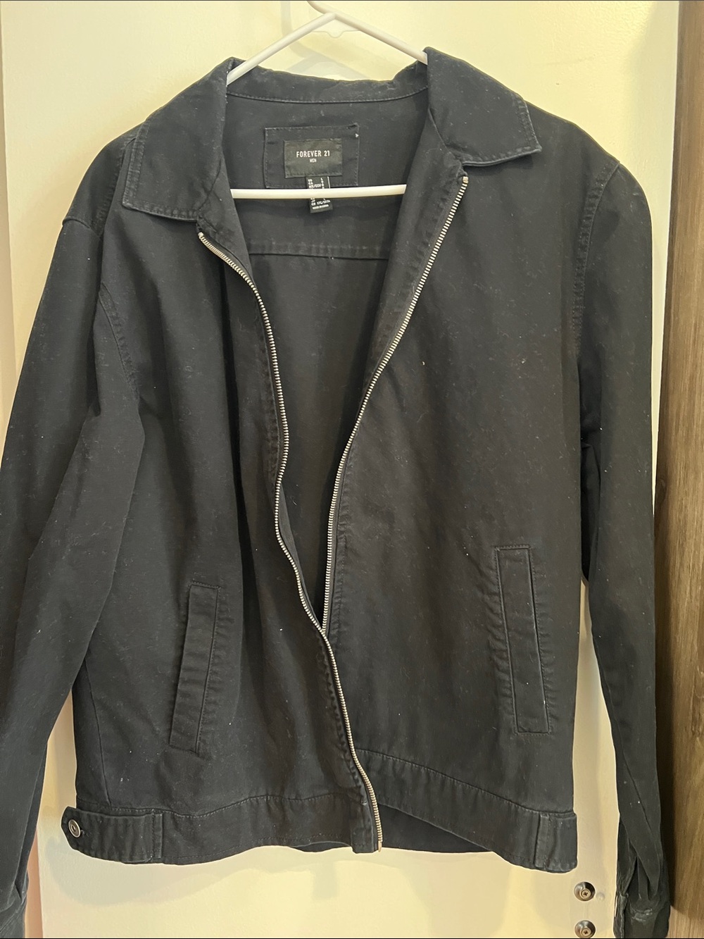 Forever 21 Men's Black Lightweight Zip Jacket